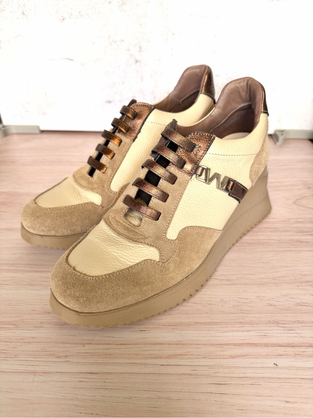 Wonders Eva sneakers tan suede. Leather 
New with out tags